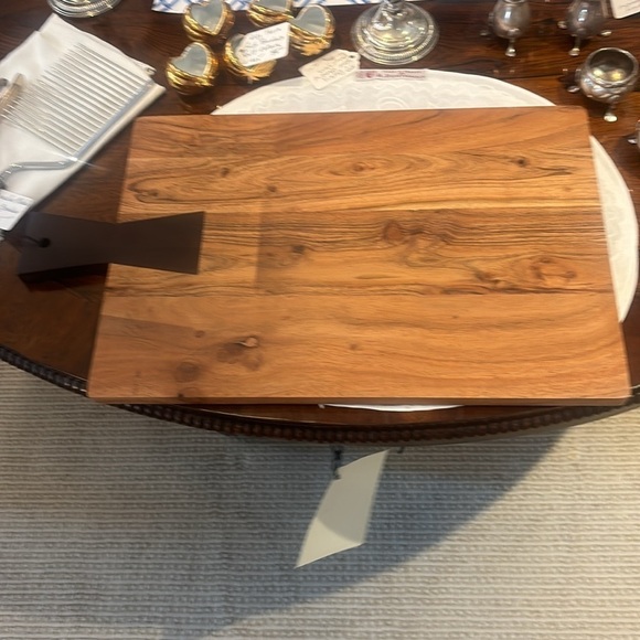 Creative Co-Op Acacia Wood Cutting Board w/ Bkack Handle - Picture 4 of 4